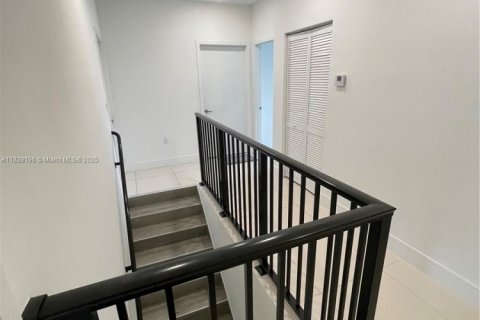 Снять в аренду виллу или дом в Флорида-Сити, Флорида 5 спален, 176.7м2, № 2034428 - фото 15