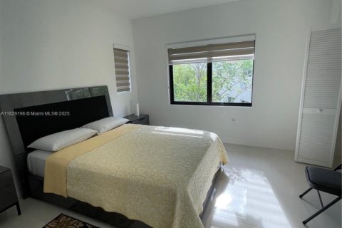 Снять в аренду виллу или дом в Флорида-Сити, Флорида 5 спален, 176.7м2, № 2034428 - фото 22