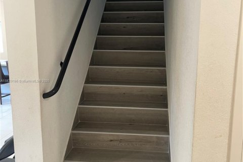 Снять в аренду виллу или дом в Флорида-Сити, Флорида 5 спален, 176.7м2, № 2034428 - фото 14