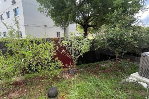 Снять в аренду виллу или дом в Флорида-Сити, Флорида 5 спален, 176.7м2, № 2034428 - фото 10