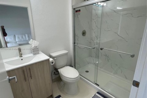 Снять в аренду виллу или дом в Флорида-Сити, Флорида 5 спален, 176.7м2, № 2034428 - фото 20