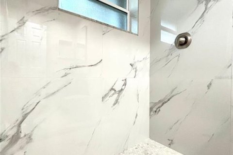 Casa en venta en Oldsmar, Florida, 2 dormitorios, 117.43 m2 № 2112212 - foto 12