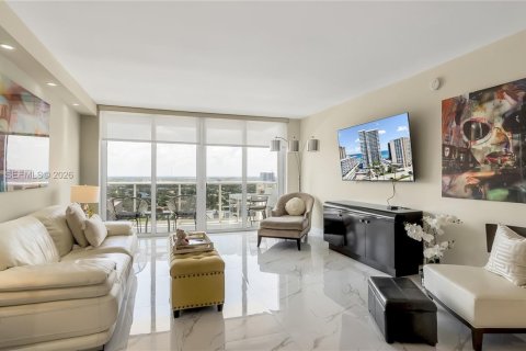Condominio en alquiler en Hallandale Beach, Florida, 2 dormitorios, 102.19 m2 № 2074626 - foto 7