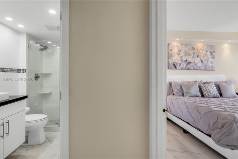 Condominio en alquiler en Hallandale Beach, Florida, 2 dormitorios, 102.19 m2 № 2074626 - foto 23