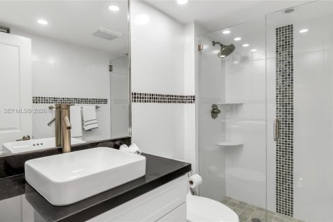 Condominio en alquiler en Hallandale Beach, Florida, 2 dormitorios, 102.19 m2 № 2074626 - foto 25