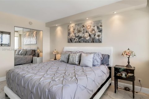 Condominio en alquiler en Hallandale Beach, Florida, 2 dormitorios, 102.19 m2 № 2074626 - foto 28