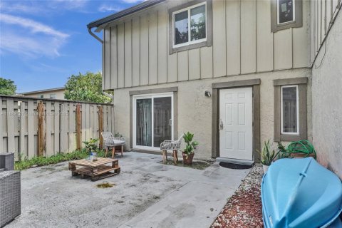 Adosado en venta en Lauderhill, Florida, 2 dormitorios, 87.33 m2 № 2013125 - foto 25