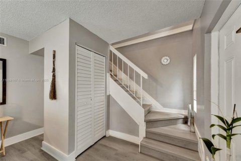 Adosado en venta en Lauderhill, Florida, 2 dormitorios, 87.33 m2 № 2013125 - foto 2