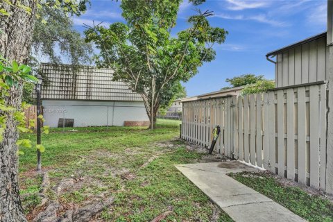 Adosado en venta en Lauderhill, Florida, 2 dormitorios, 87.33 m2 № 2013125 - foto 22
