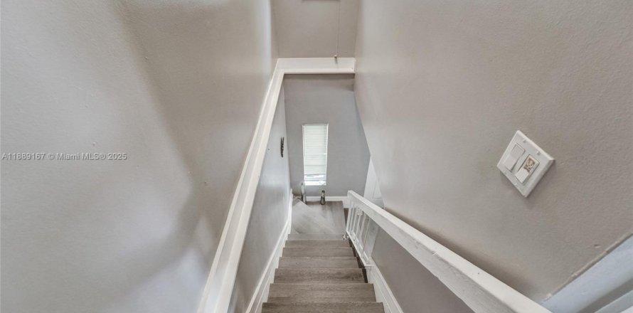 Adosado en Lauderhill, Florida 2 dormitorios, 87.33 m2 № 2013125