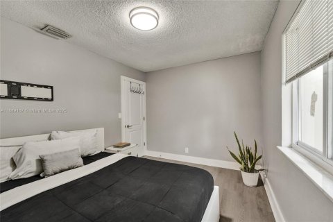 Adosado en venta en Lauderhill, Florida, 2 dormitorios, 87.33 m2 № 2013125 - foto 11