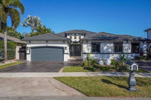 House in Miami Lakes, Florida 4 bedrooms, 204.01 sq.m. № 2031047 - photo 13