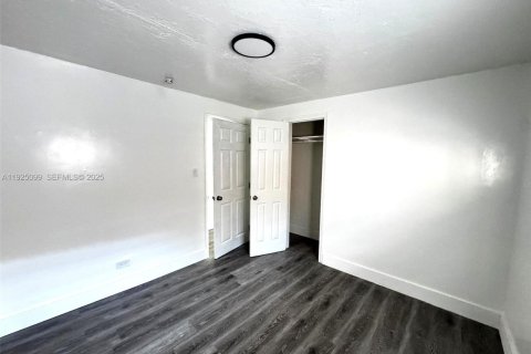 Снять в аренду квартиру в Вест-Парк, Флорида 2 спальни, 211.82м2, № 1986039 - фото 3