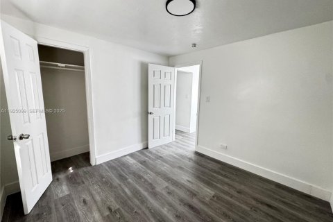 Снять в аренду квартиру в Вест-Парк, Флорида 2 спальни, 211.82м2, № 1986039 - фото 8