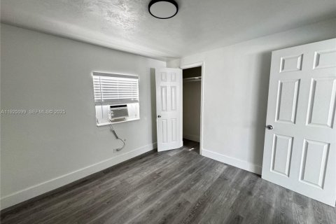 Снять в аренду квартиру в Вест-Парк, Флорида 2 спальни, 211.82м2, № 1986039 - фото 7