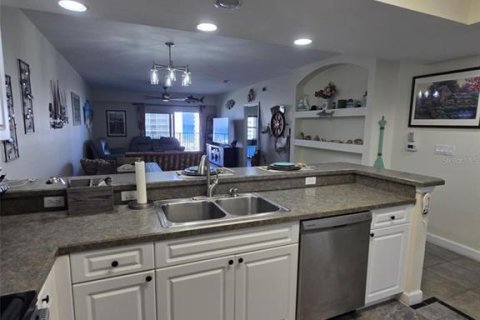 Condominio en alquiler en New Smyrna Beach, Florida, 3 dormitorios, 157.75 m2 № 1744094 - foto 18