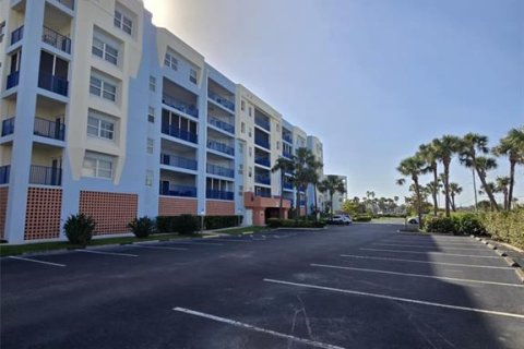 Condominio en alquiler en New Smyrna Beach, Florida, 3 dormitorios, 157.75 m2 № 1744094 - foto 6