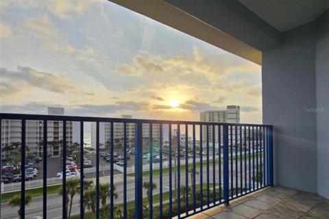 Condominio en alquiler en New Smyrna Beach, Florida, 3 dormitorios, 157.75 m2 № 1744094 - foto 13