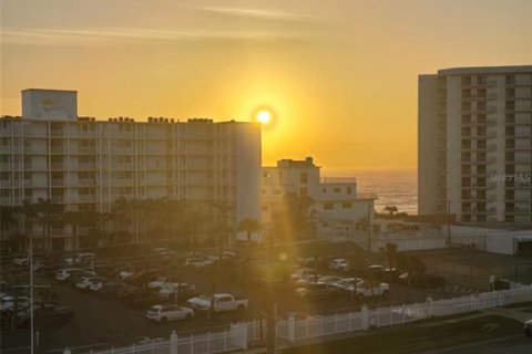 Condominio en alquiler en New Smyrna Beach, Florida, 3 dormitorios, 157.75 m2 № 1744094 - foto 11
