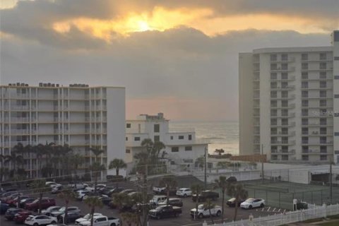 Condominio en alquiler en New Smyrna Beach, Florida, 3 dormitorios, 157.75 m2 № 1744094 - foto 9