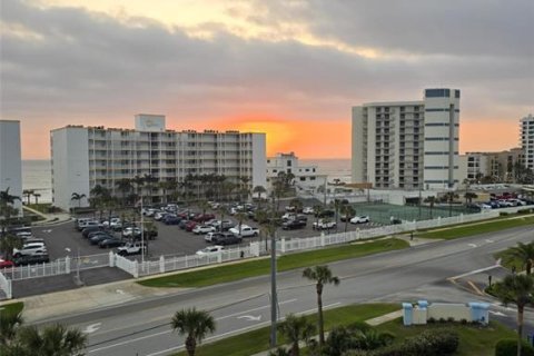 Condominio en alquiler en New Smyrna Beach, Florida, 3 dormitorios, 157.75 m2 № 1744094 - foto 8