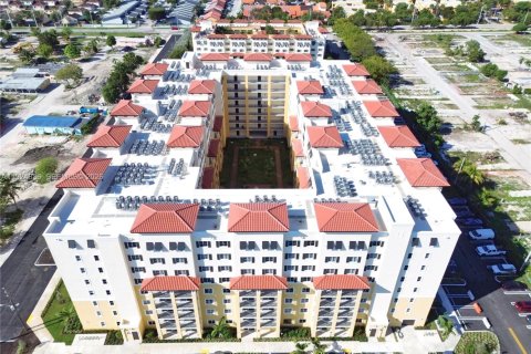Apartamento en alquiler en Sweetwater, Florida, 2 dormitorios, 94.95 m2 № 1983082 - foto 24