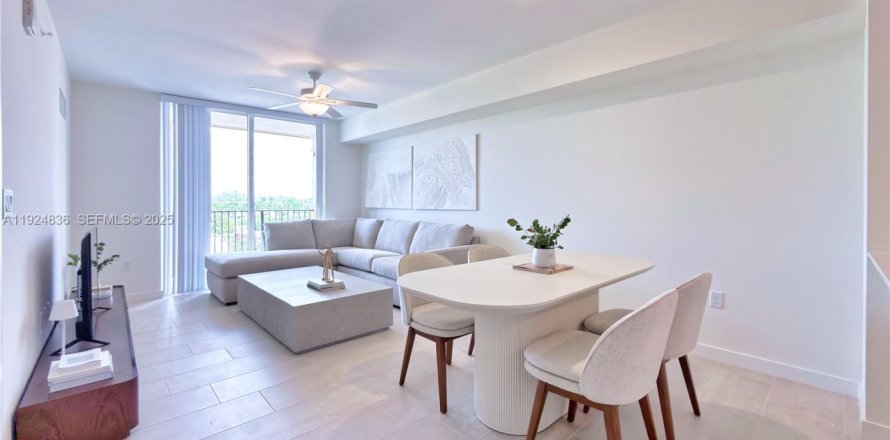 Appartement à Sweetwater, Floride 2 chambres, 94.95 m2 № 1983082