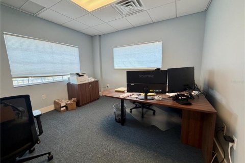 Commercial property in Odessa, Florida № 2221127 - photo 9