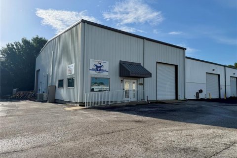Commercial property in Odessa, Florida № 2221127