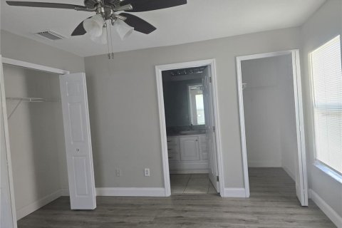 Villa ou maison à vendre à Poinciana, Floride: 4 chambres, 147.06 m2 № 2406410 - photo 12