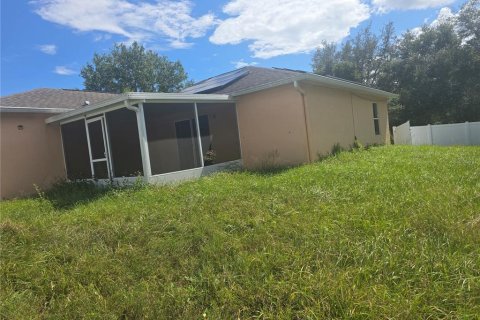 Villa ou maison à vendre à Poinciana, Floride: 4 chambres, 147.06 m2 № 2406410 - photo 6