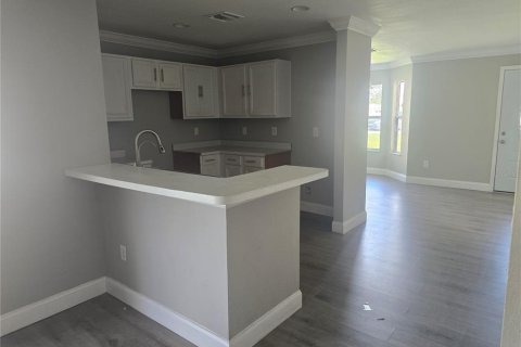 Villa ou maison à vendre à Poinciana, Floride: 4 chambres, 147.06 m2 № 2406410 - photo 9