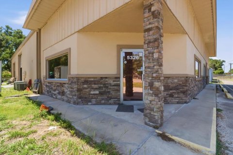 Immobilier commercial à vendre à Inverness, Floride: 640.65 m2 № 2381369 - photo 12