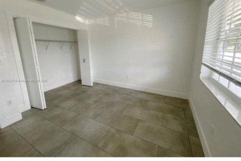 Villa ou maison à louer à Cutler Bay, Floride: 2 chambres, 83.61 m2 № 1890940 - photo 21