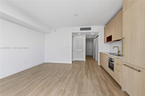 Condominio en alquiler en Miami, Florida № 2084914 - foto 3