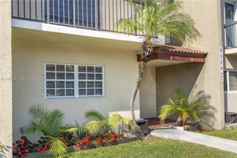 Condo in Miami, Florida, 3 bedrooms № 2046826 - photo 4