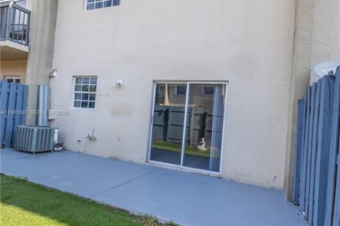 Condo in Miami, Florida, 3 bedrooms № 2046826 - photo 22