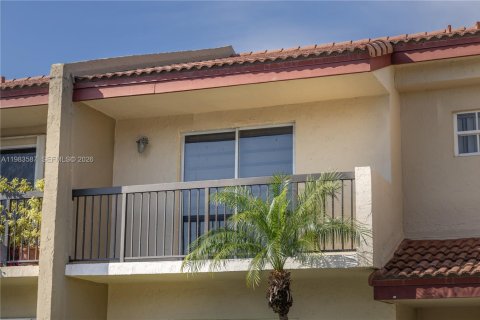 Condo in Miami, Florida, 3 bedrooms № 2046826 - photo 5
