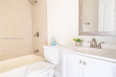 Condo in Miami, Florida, 3 bedrooms № 2046826 - photo 28