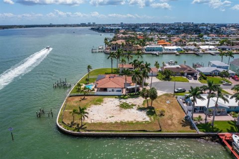 Terreno en venta en Treasure Island, Florida № 1898879 - foto 3