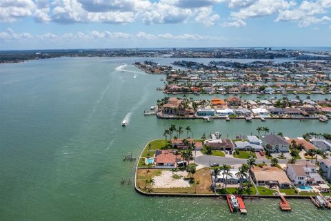 Terreno en venta en Treasure Island, Florida № 1898879 - foto 8