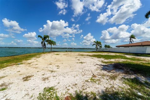 Terreno en venta en Treasure Island, Florida № 1898879 - foto 20