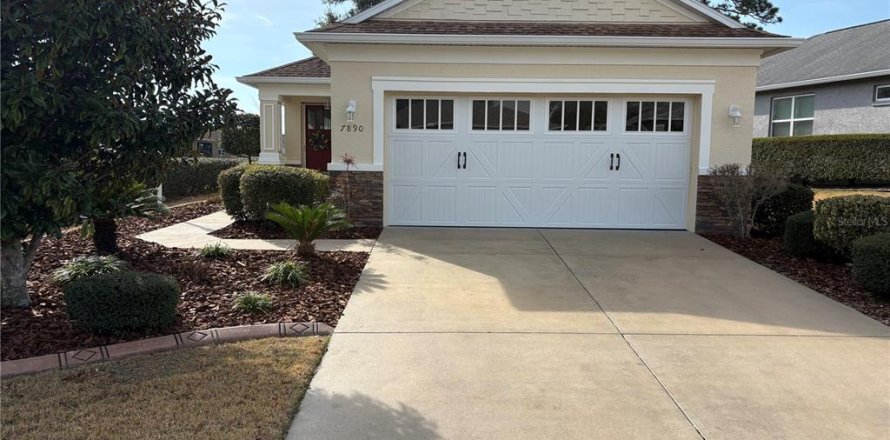 House in Ocala, Florida 2 bedrooms, 124.3 sq.m. № 2118368