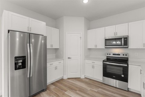 Casa en venta en Ocala, Florida, 4 dormitorios, 170.29 m2 № 1917202 - foto 9