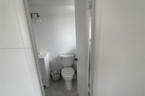 Condo in Dania Beach, Florida, 2 bedrooms  № 1462295 - photo 28