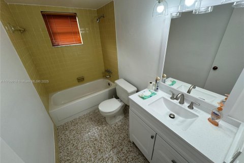 Condo in Dania Beach, Florida, 2 bedrooms  № 1462295 - photo 30
