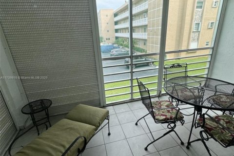 Condo in Dania Beach, Florida, 2 bedrooms  № 1462295 - photo 10