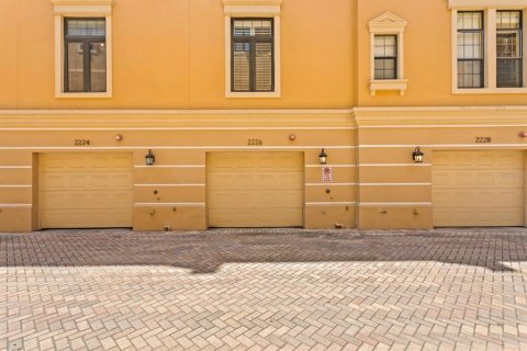 Adosado en venta en Tampa, Florida, 3 dormitorios, 149.11 m2 № 1626565 - foto 28