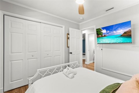 House in Clearwater, Florida 4 bedrooms, 165.74 sq.m. № 1612546 - photo 19