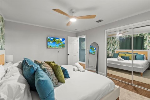 House in Clearwater, Florida 4 bedrooms, 165.74 sq.m. № 1612546 - photo 16